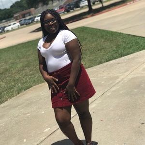 Meet your Posher, Lina